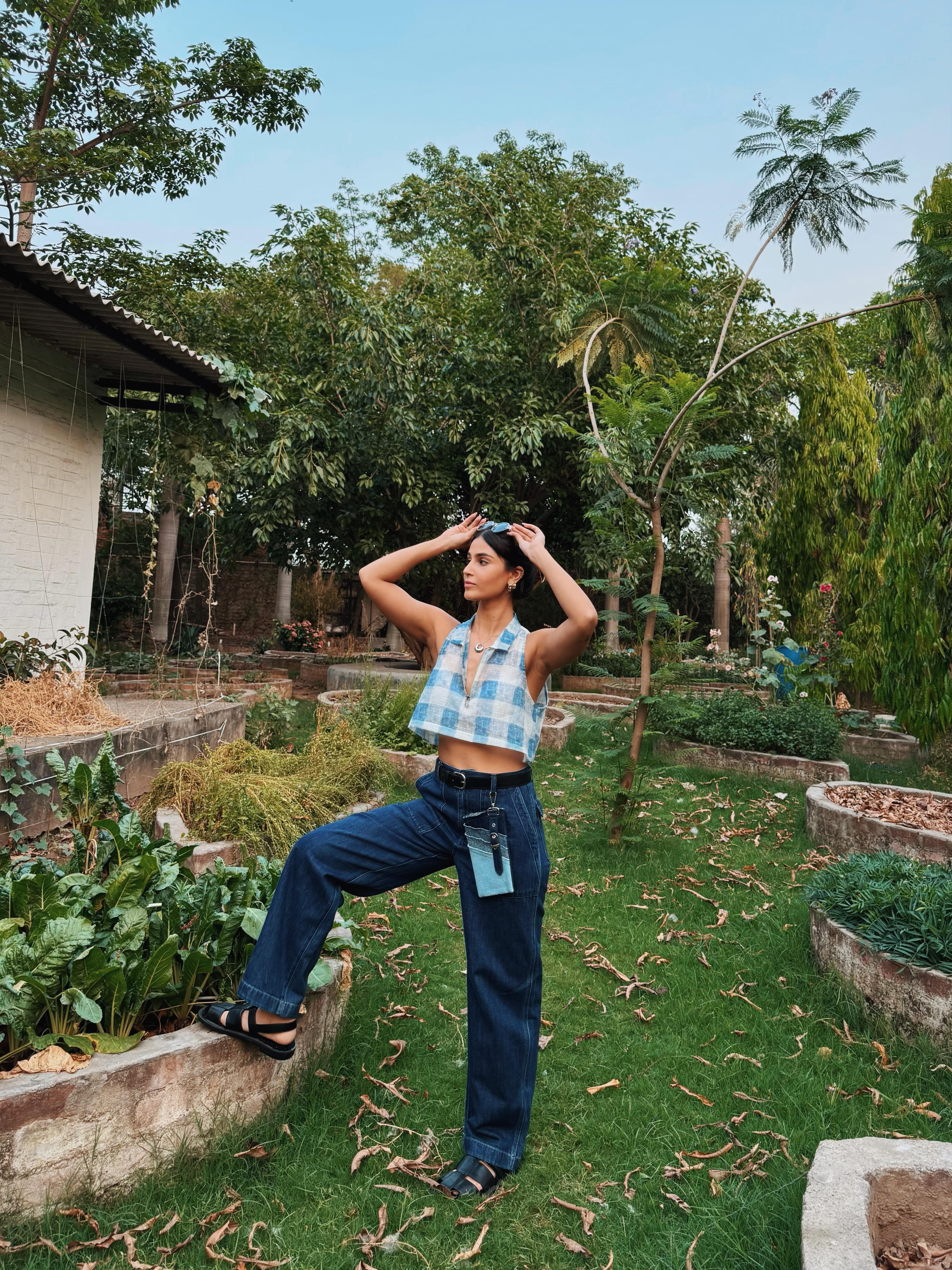 BLUE KOTA BREEZE SLEEVELESS TOP