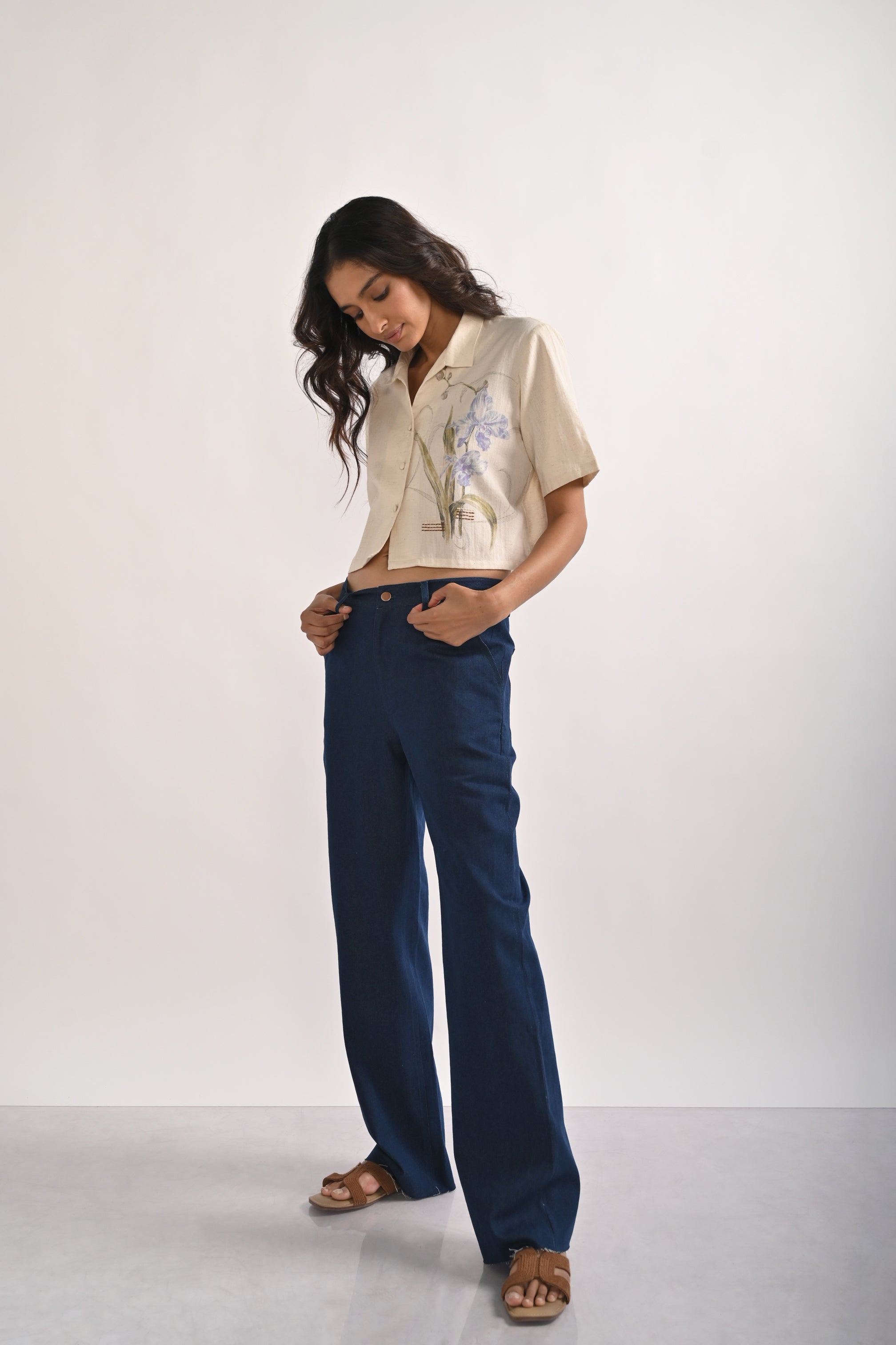 ORCHID EMBROIDERED CROP SHIRT