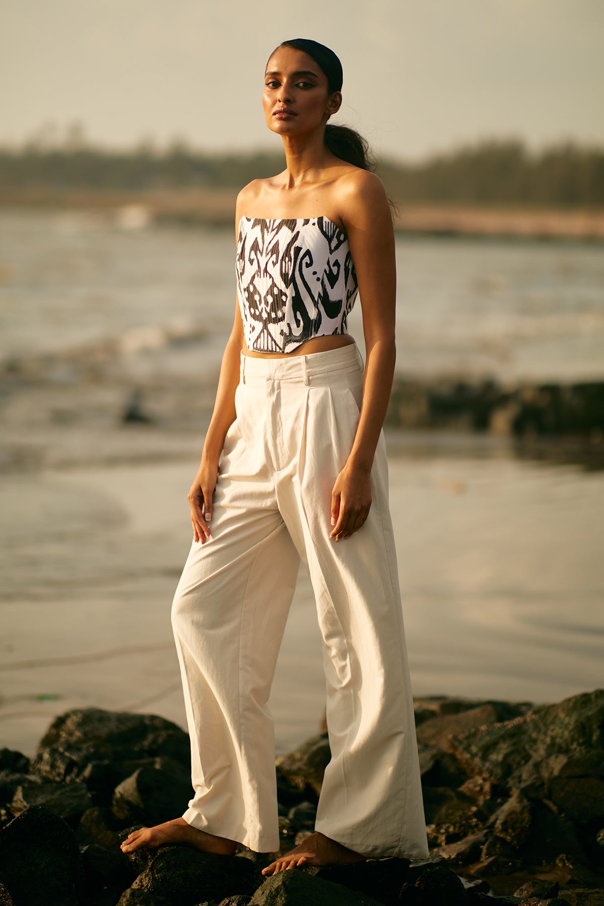 Theia corset