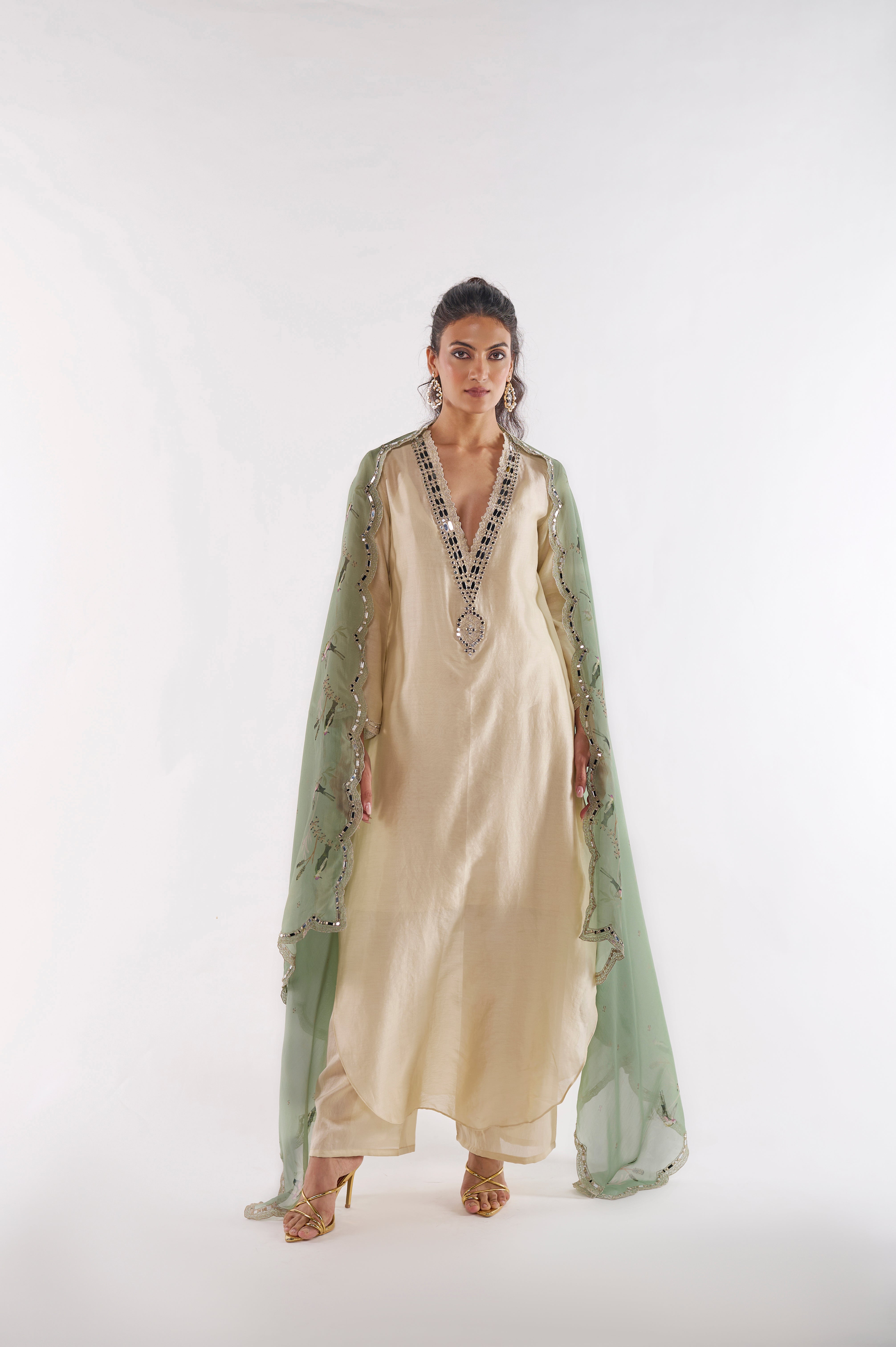 IVORY PEARL KAFTAN SET WITH GREEN SPARROW DUPATTA