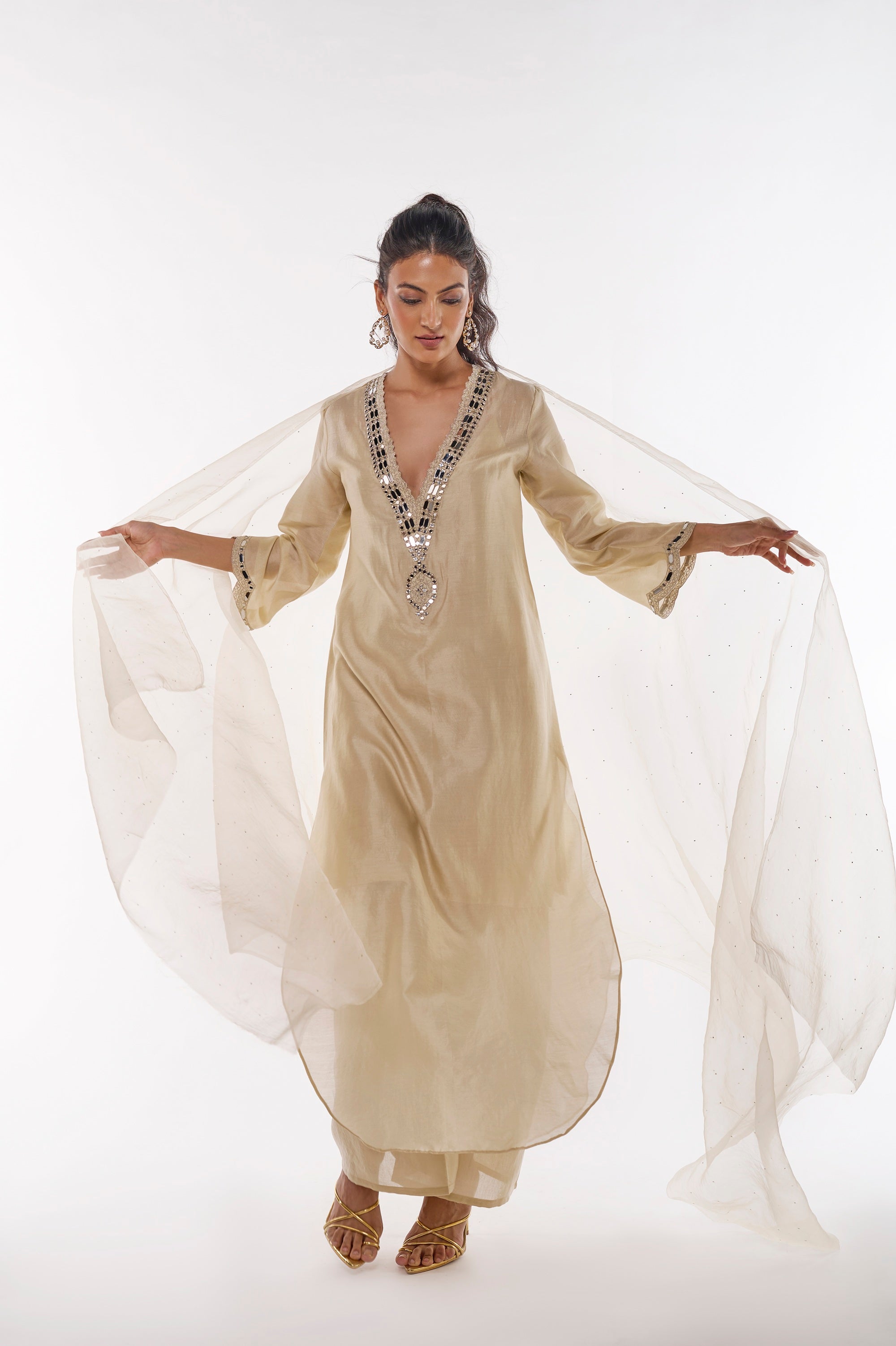 IVORY PEARL KAFTAN SET WITH MUKAISH WORK DUPATTA